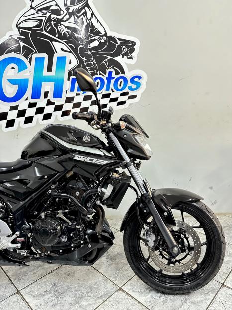 YAMAHA MT-03 300 ABS, Foto 2 YAMAHA MT-03 300 ABS, Foto 2
