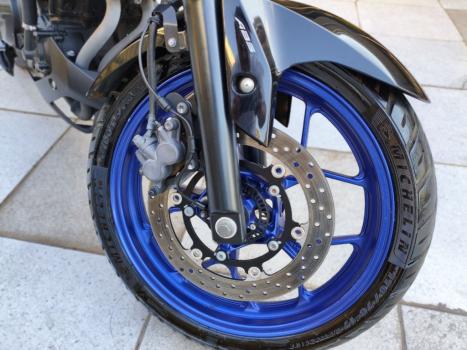 YAMAHA MT-03 300 ABS, Foto 3