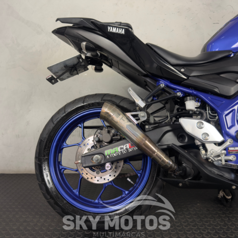 YAMAHA MT-03 300 ABS, Foto 2