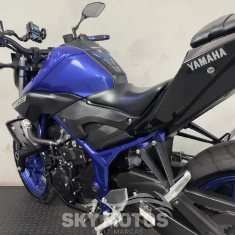 YAMAHA MT-03 300 ABS, Foto 12
