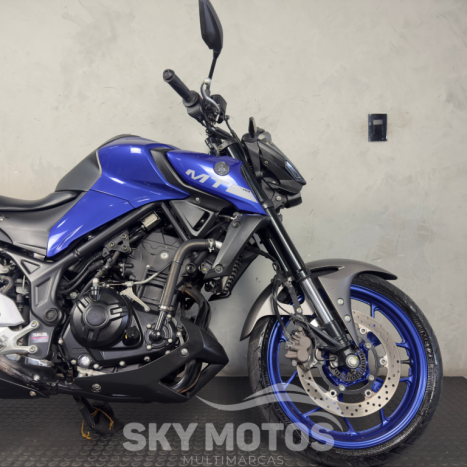 YAMAHA MT-03 300 ABS, Foto 3