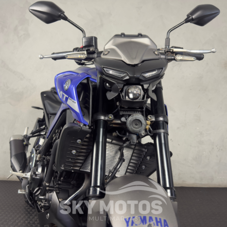 YAMAHA MT-03 300 ABS, Foto 10