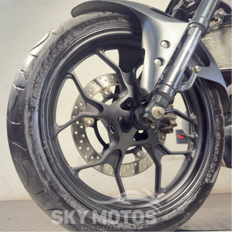 YAMAHA MT-03 300 ABS, Foto 4
