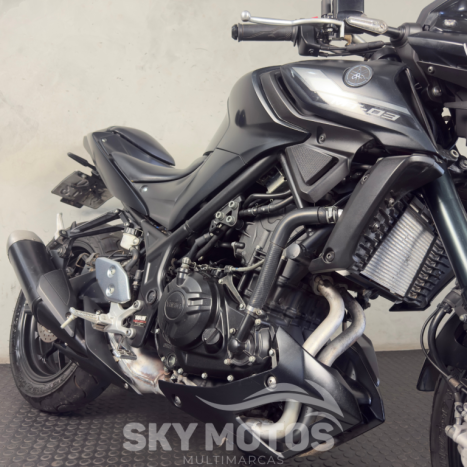 YAMAHA MT-03 300 ABS, Foto 7