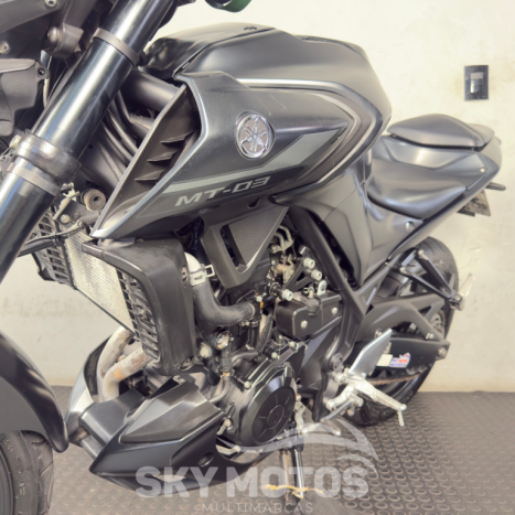 YAMAHA MT-03 300 ABS, Foto 9