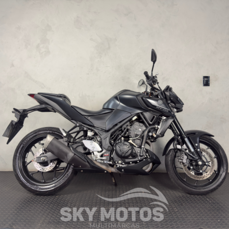 YAMAHA MT-03 300 ABS, Foto 1