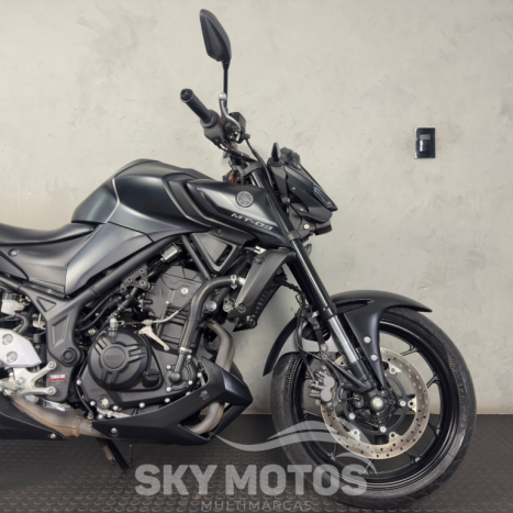 YAMAHA MT-03 300 ABS, Foto 4