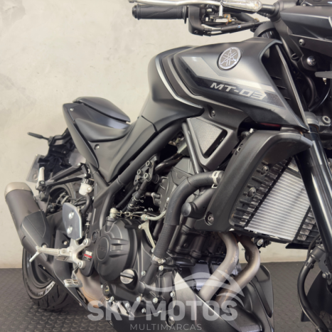 YAMAHA MT-03 300 ABS, Foto 5