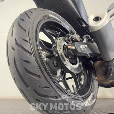 YAMAHA MT-03 300 ABS, Foto 9