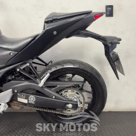 YAMAHA MT-03 300 ABS, Foto 13