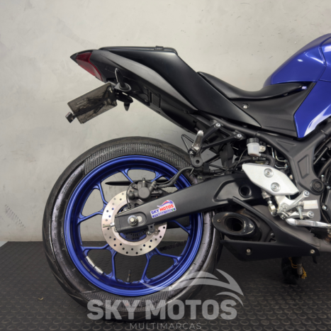 YAMAHA MT-03 300 ABS, Foto 2