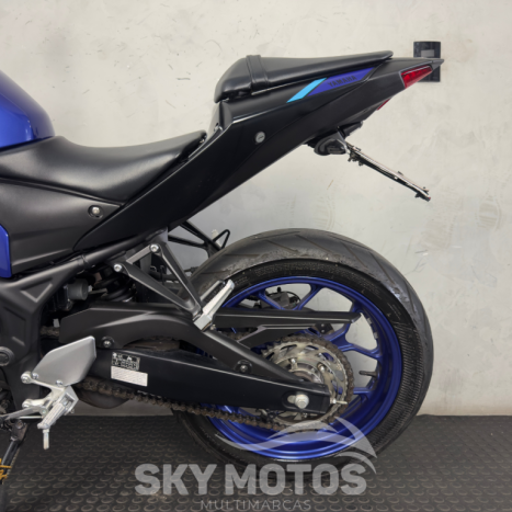 YAMAHA MT-03 300 ABS, Foto 13