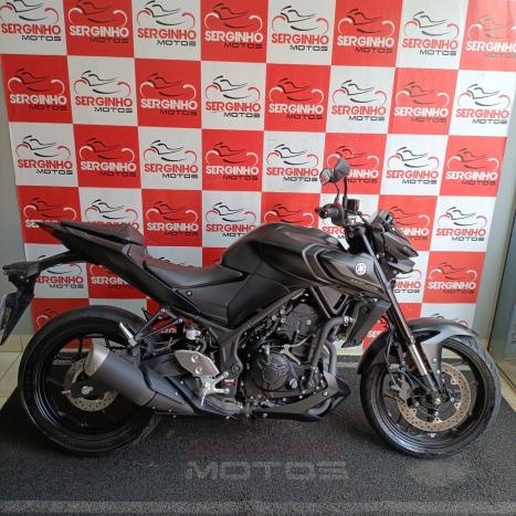 YAMAHA MT-03 300 ABS, Foto 1