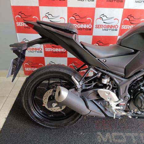 YAMAHA MT-03 300 ABS, Foto 2