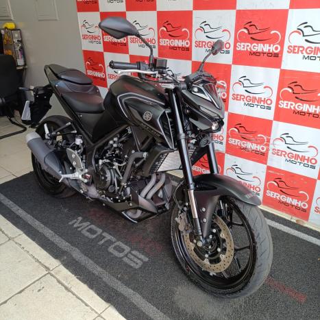 YAMAHA MT-03 300 ABS, Foto 4
