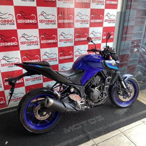 YAMAHA MT-03 300 ABS, Foto 3