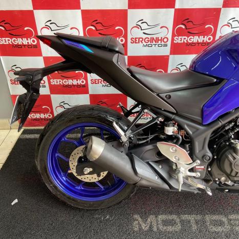 YAMAHA MT-03 300 ABS, Foto 4