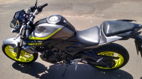 YAMAHA MT-03 300 ABS, Foto 2