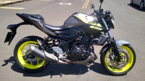 YAMAHA MT-03 300 ABS, Foto 3