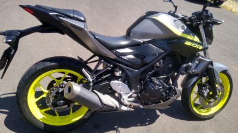 YAMAHA MT-03 300 ABS, Foto 4