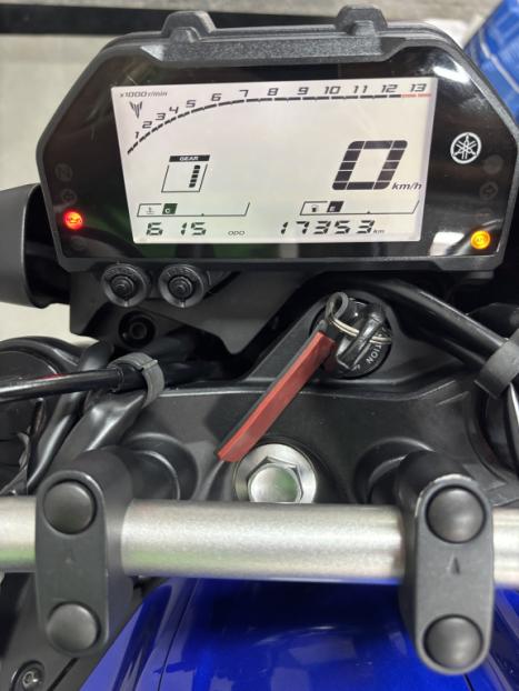 YAMAHA MT-03 300 ABS, Foto 2