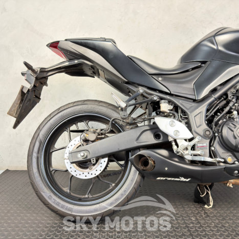 YAMAHA MT-03 300 ABS, Foto 4