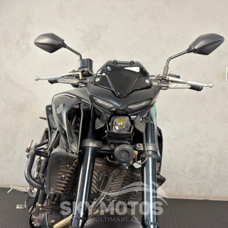 YAMAHA MT-03 300 ABS, Foto 5
