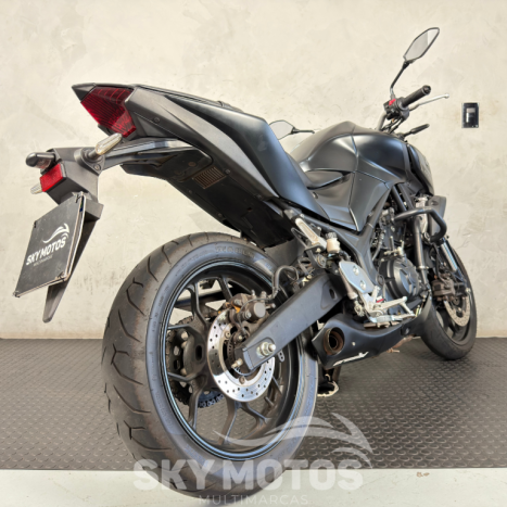 YAMAHA MT-03 300 ABS, Foto 6