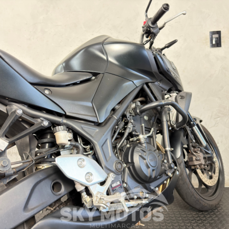 YAMAHA MT-03 300 ABS, Foto 7