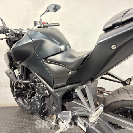 YAMAHA MT-03 300 ABS, Foto 13