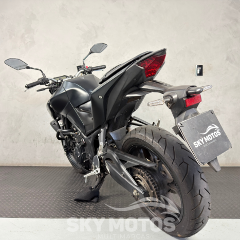 YAMAHA MT-03 300 ABS, Foto 18