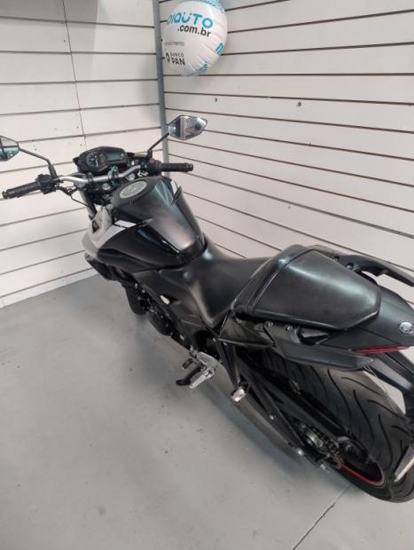 YAMAHA MT-03 300 ABS, Foto 2