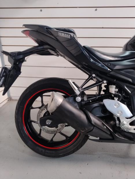 YAMAHA MT-03 300 ABS, Foto 3