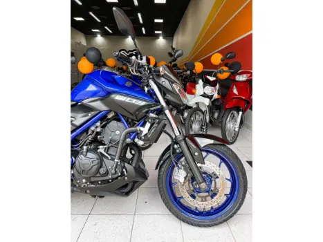 YAMAHA MT-03 300 ABS, Foto 2