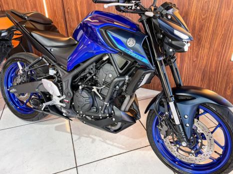 YAMAHA MT-03 300 ABS, Foto 3