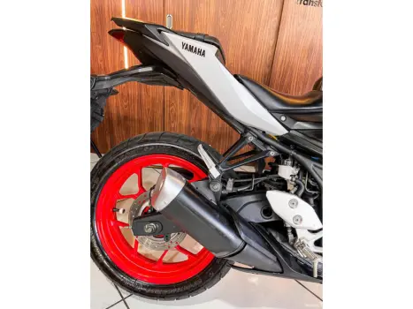 YAMAHA MT-03 300 ABS, Foto 8