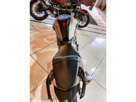 YAMAHA MT-03 300 ABS, Foto 9