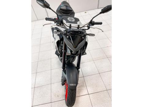 YAMAHA MT-03 300 ABS, Foto 4
