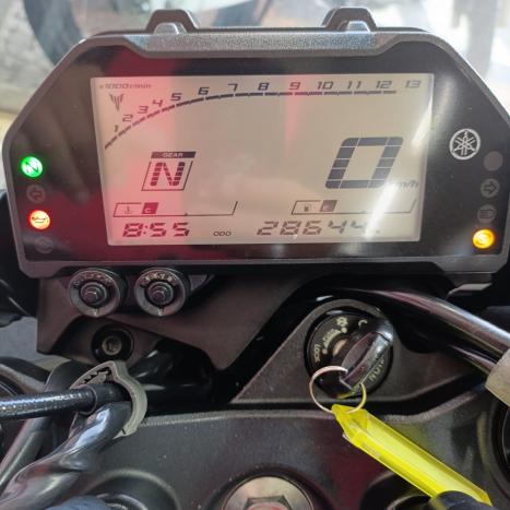 YAMAHA MT-03 300 ABS, Foto 6
