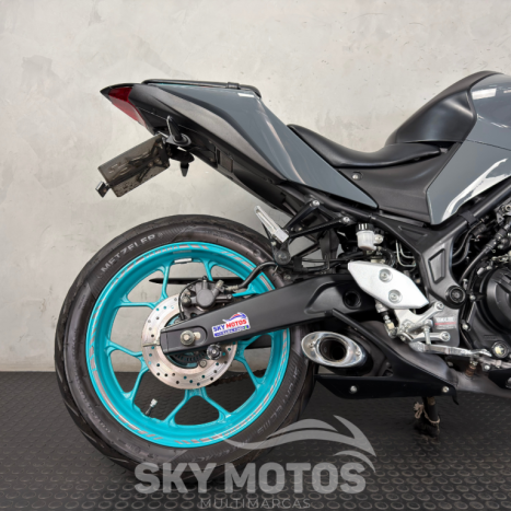 YAMAHA MT-03 300 ABS, Foto 2
