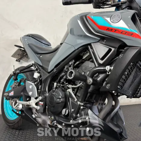 YAMAHA MT-03 300 ABS, Foto 7