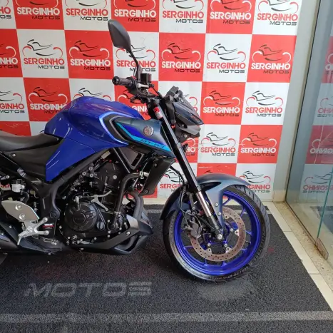 YAMAHA MT-03 300 ABS, Foto 3