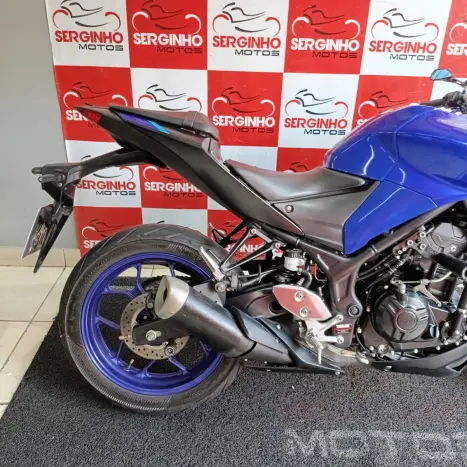 YAMAHA MT-03 300 ABS, Foto 2