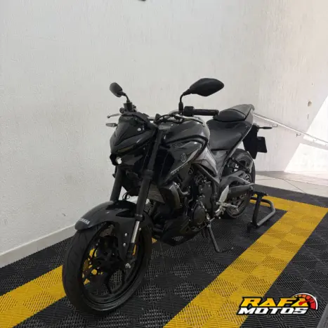 YAMAHA MT-03 300 ABS, Foto 4