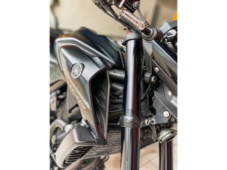 YAMAHA MT-03 300 ABS, Foto 7