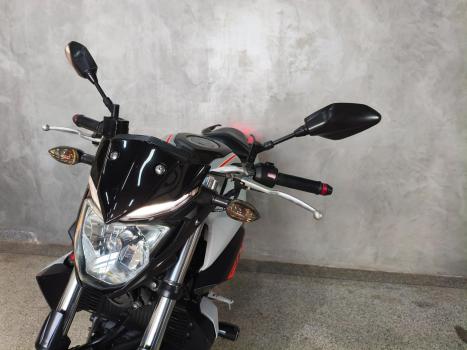 YAMAHA MT-03 300 ABS, Foto 8