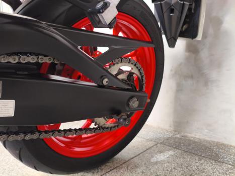 YAMAHA MT-03 300 ABS, Foto 10