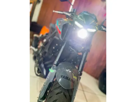 YAMAHA MT-03 300 ABS, Foto 8