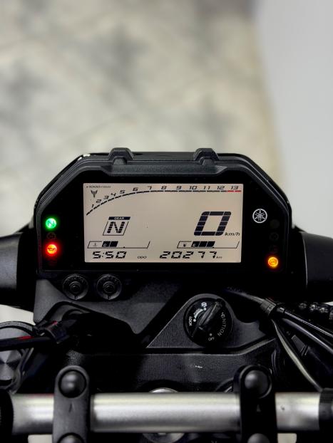 YAMAHA MT-03 300 ABS, Foto 5