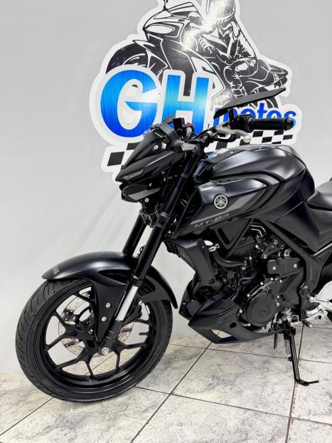 YAMAHA MT-03 300 ABS, Foto 6